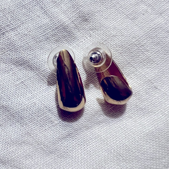 Tear drop gold earrings - Picture 1 of 4